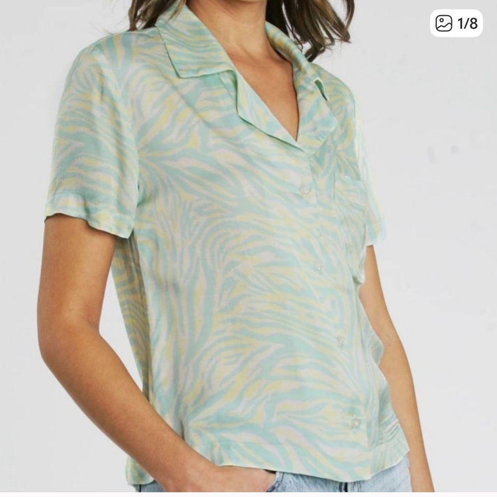 Pistola Kimmy Aqua & Neon Tigre Satin‎ Button Down Vacation Shirt Size XS (FLAW)
